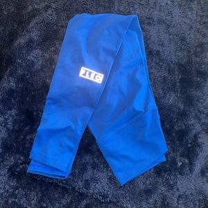 Size medium Fleo, El Toros. EUC, 25 inch inseam, smoke free home.